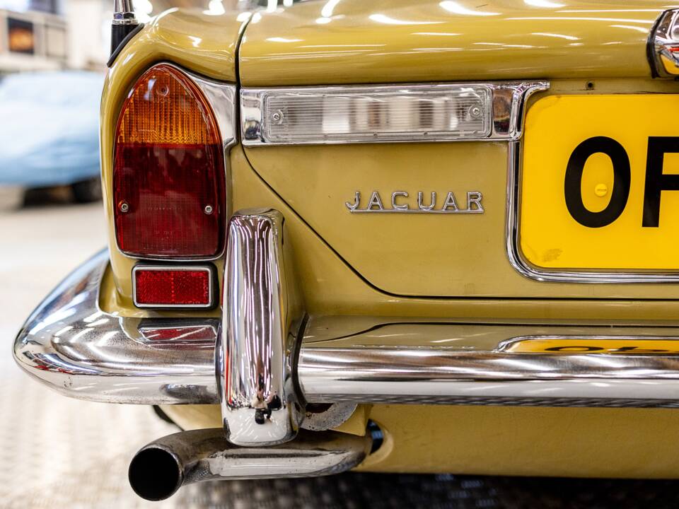 Image 24/50 de Jaguar XJ 6 C 4.2 (1975)