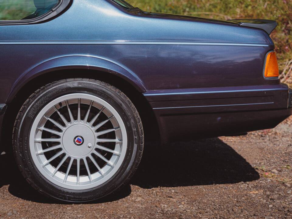 Image 15/34 of BMW 635 CSi (1989)