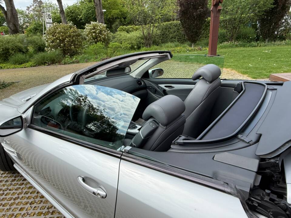 Image 24/29 of Mercedes-Benz SL 55 AMG (2004)