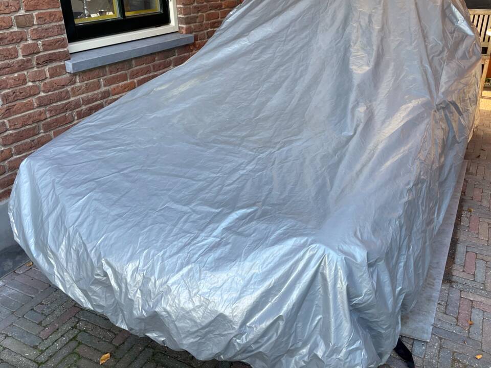 Image 23/50 of MG MGB GT (1972)