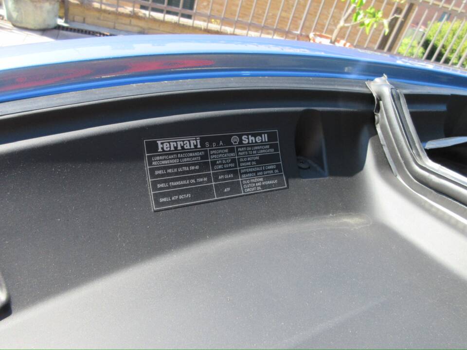 Image 15/35 de Ferrari California (2010)