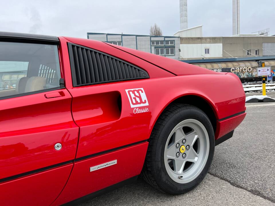 Image 5/14 de Ferrari 328 GTS (1987)