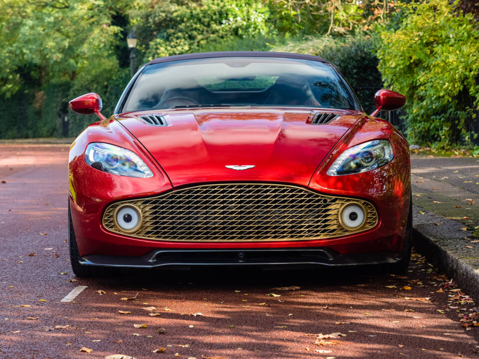 Imagen 4/70 de Aston Martin Vanquish Zagato Volante (2017)