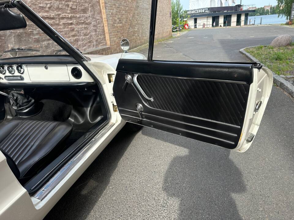 Image 36/63 of Alfa Romeo Spider 1300 Junior (1970)