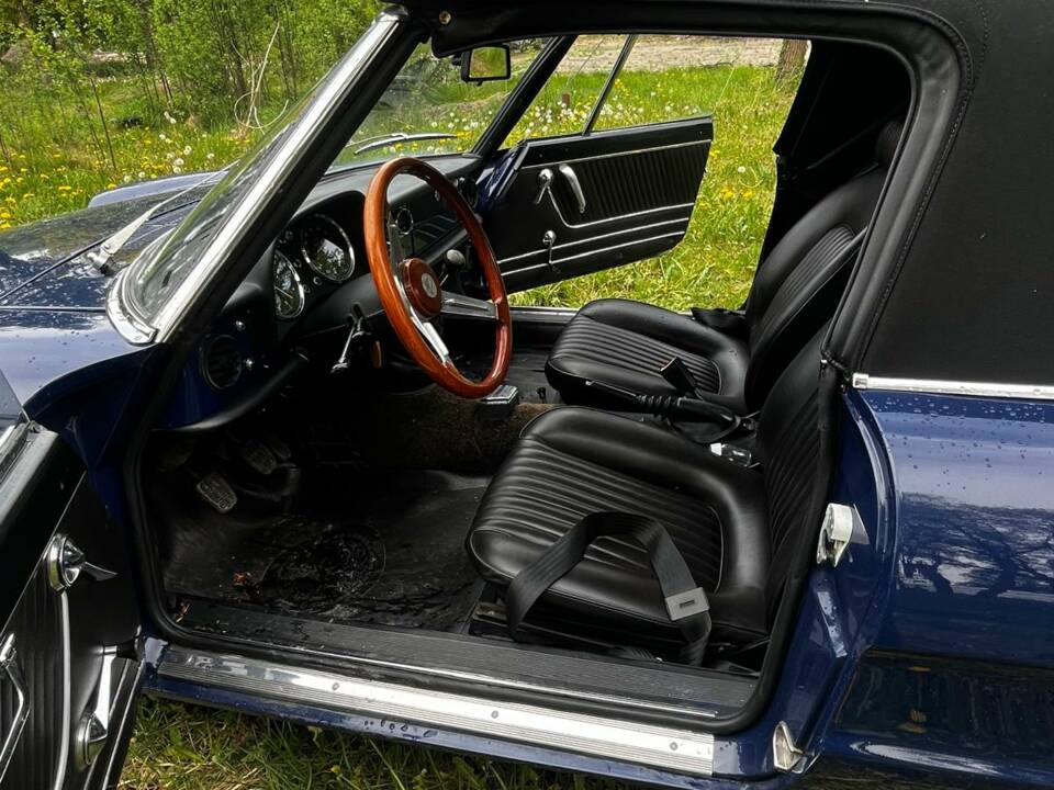 Immagine 6/14 di Alfa Romeo Spider 1300 Junior (1972)