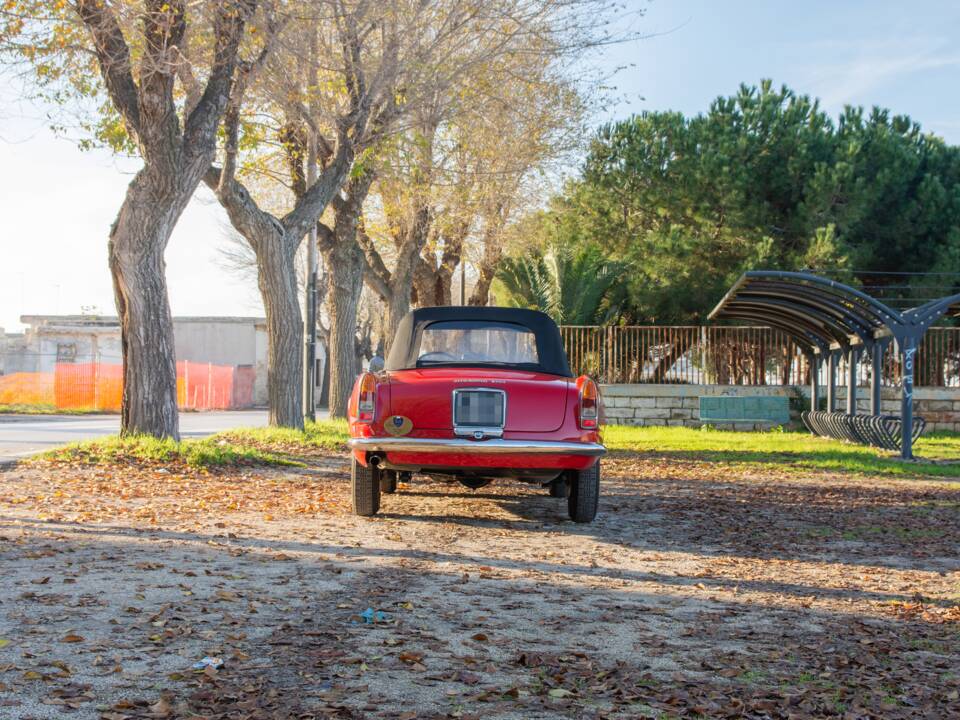 Immagine 22/94 di Alfa Romeo 2600 Spider (1964)