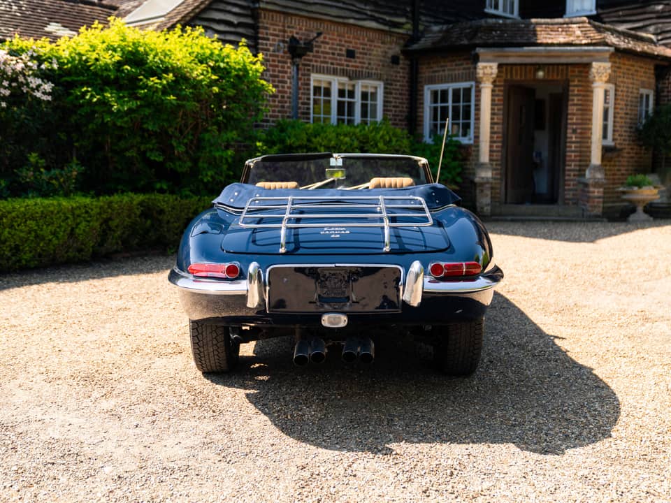 Image 29/86 de Jaguar E-Type (1967)