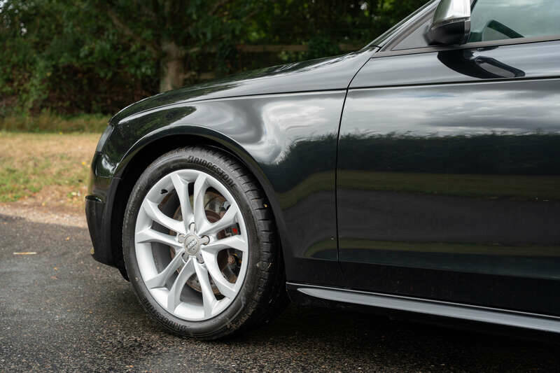 Image 24/50 of Audi S4 (2010)