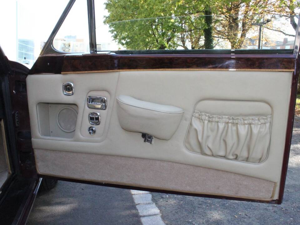 Bild 11/17 von Rolls-Royce Corniche I (1976)
