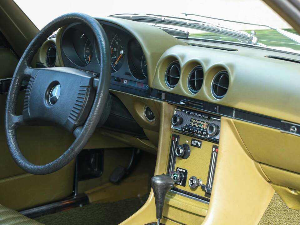 Image 41/50 de Mercedes-Benz 280 SLC (1976)