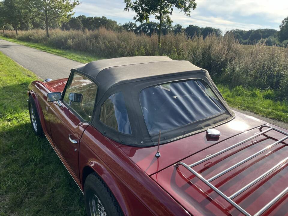 Image 8/8 of Triumph TR 6 (1976)