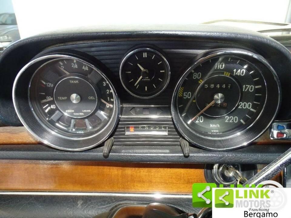 Image 4/10 of Mercedes-Benz 280 SE (1969)