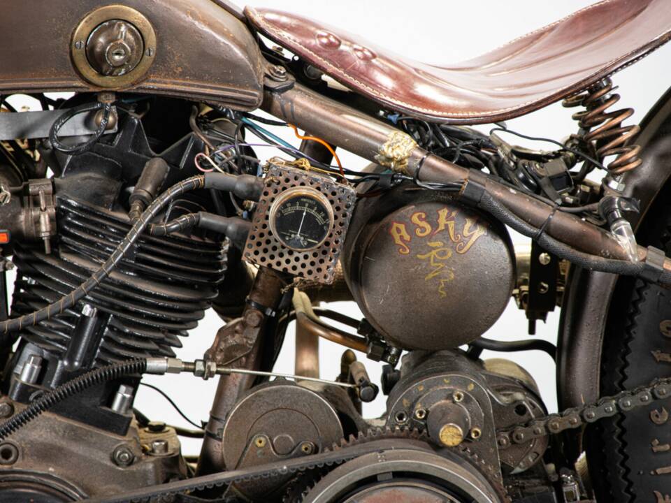 Image 26/50 of Harley-Davidson FXSTC 1340 Softail Custom (1989)