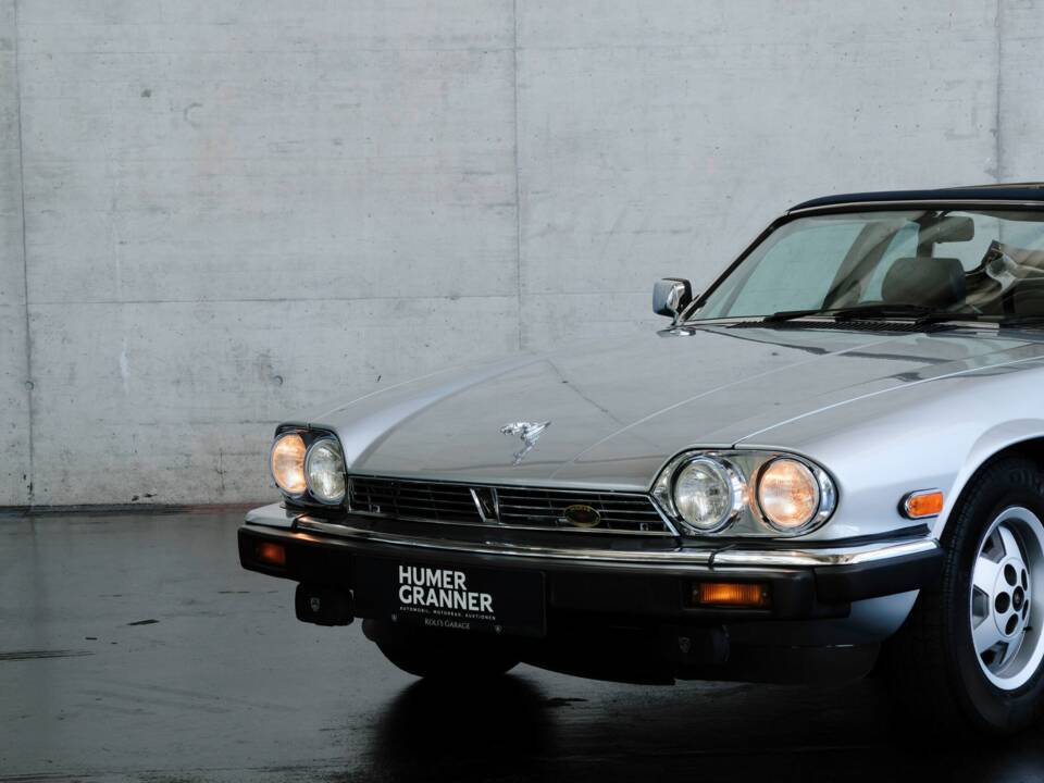 Image 38/47 of Jaguar XJ-SC 5.3 (1987)
