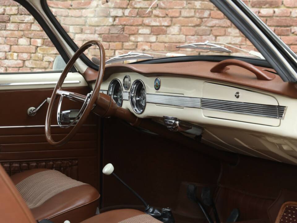 Image 12/50 of Volkswagen Karmann Ghia 1300 (1966)