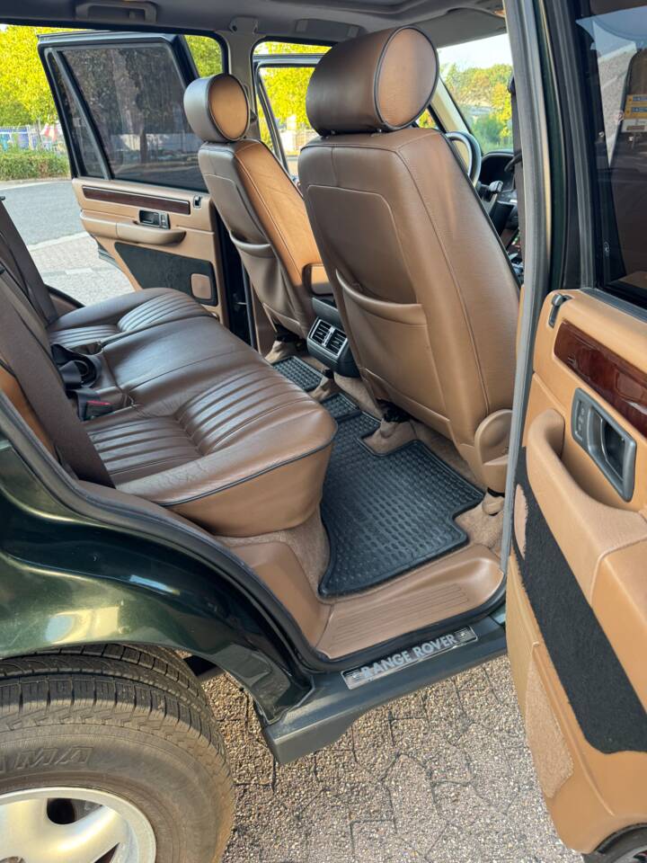 Bild 13/28 von Land Rover Range Rover 4.6 HSE (1998)