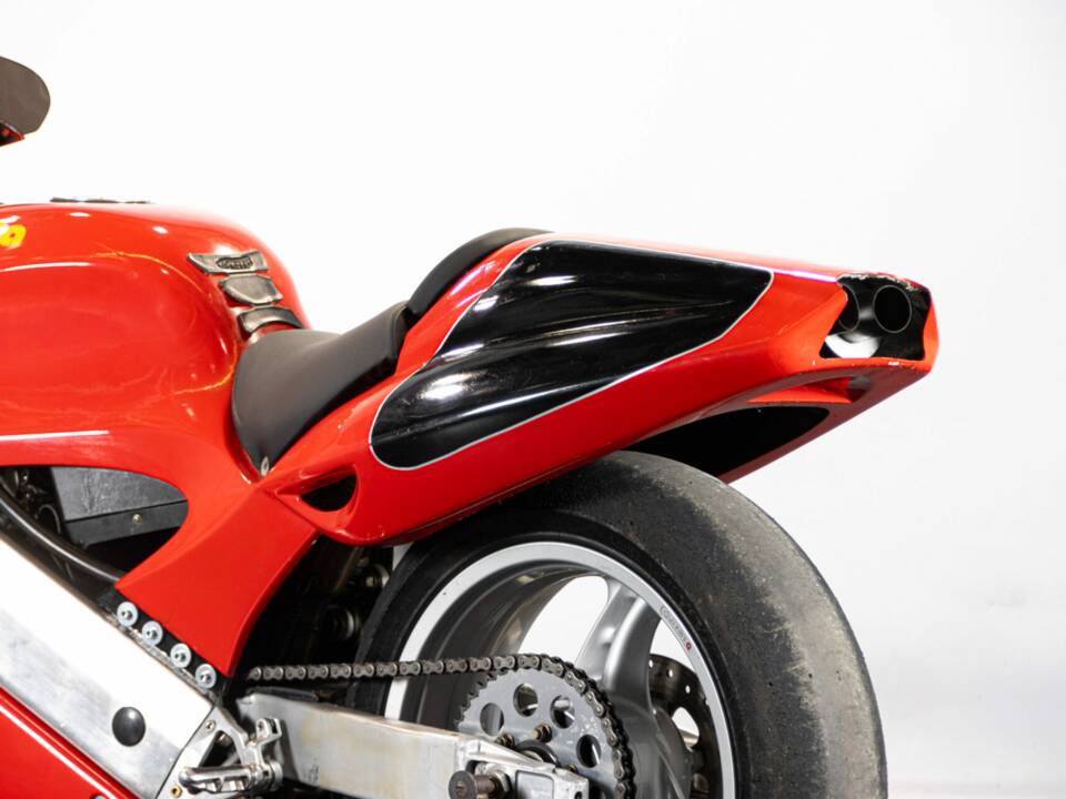 Image 16/50 of Bimota SB6 (1994)