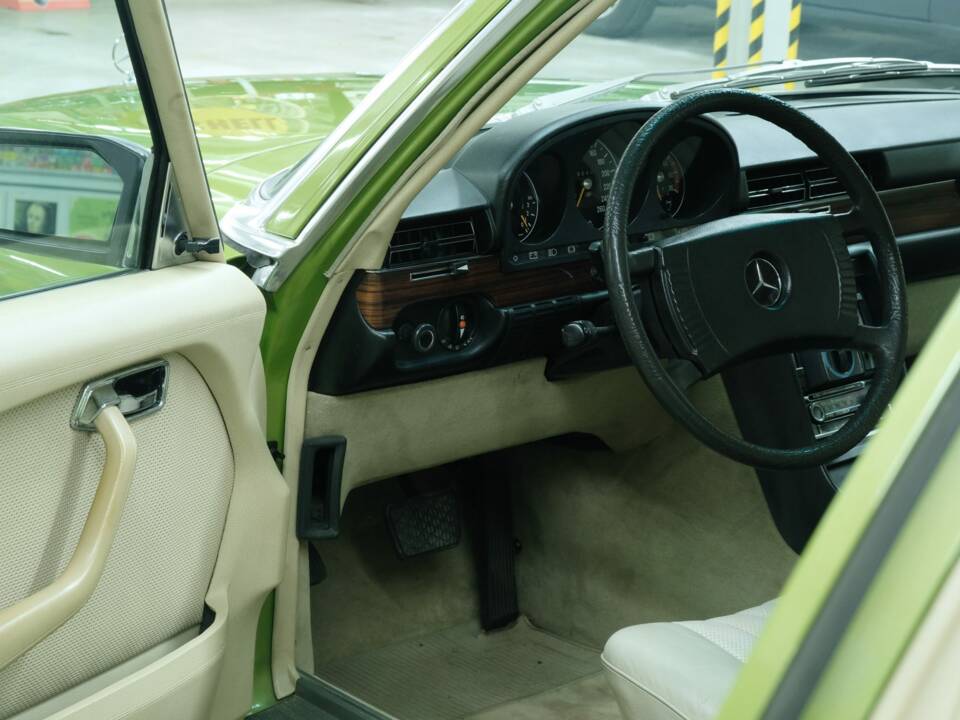 Image 25/50 de Mercedes-Benz 450 SEL 6,9 (1976)