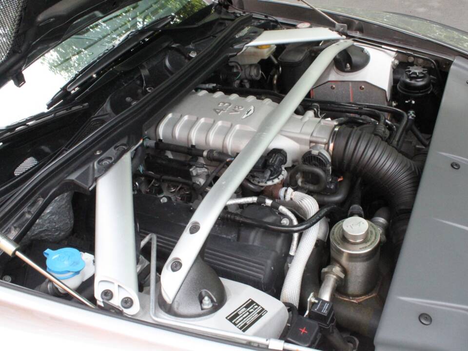 Image 6/18 of Aston Martin V8 Vantage (2007)