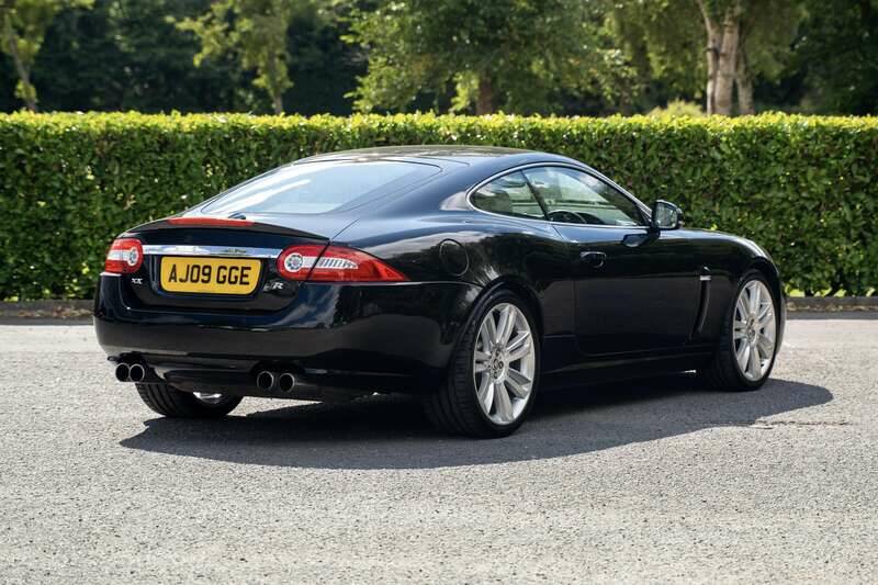 Afbeelding 10/37 van Jaguar XKR (2009)