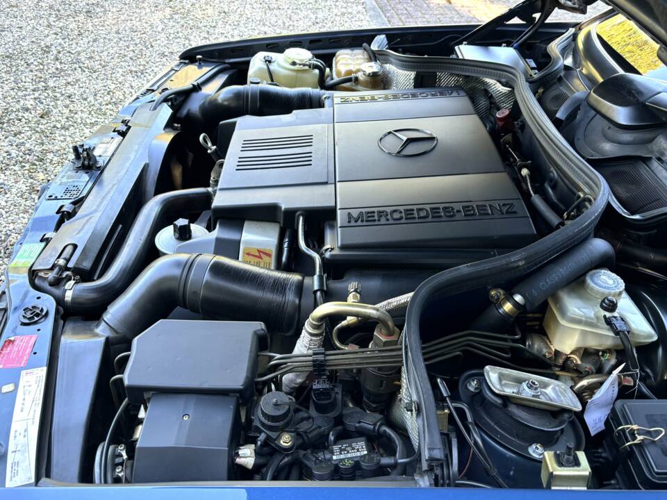 Image 10/24 of Mercedes-Benz 500 E (1993)