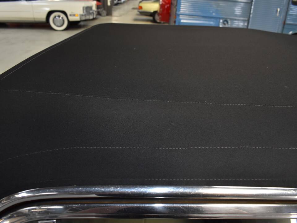 Image 17/47 of Daimler Sovereign 4.2 (1982)