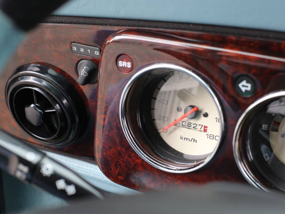 Image 24/50 de Mini Cooper 1.3i MPI (1999)