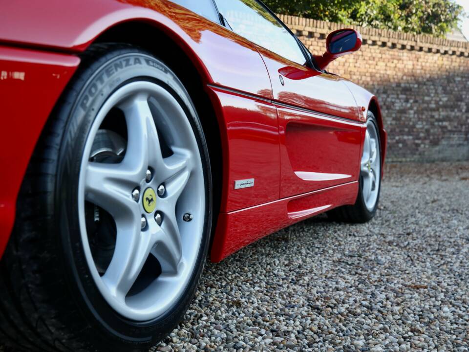 Immagine 43/50 di Ferrari F 355 Berlinetta (1996)