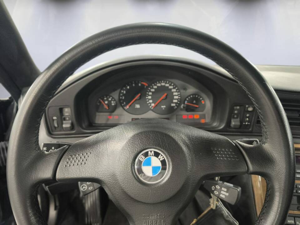 Image 10/16 of BMW 850CSi (1994)
