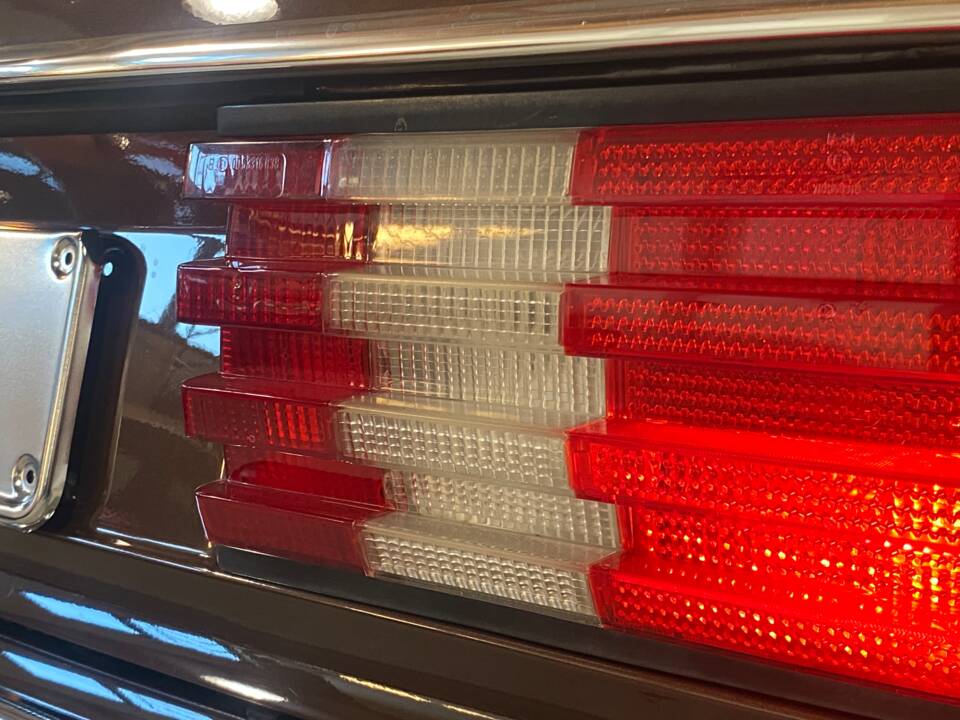 Image 28/63 of Mercedes-Benz 500 SEC (1984)