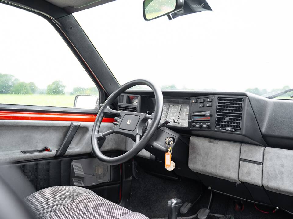 Image 30/45 of Lancia Y10 Turbo (1985)