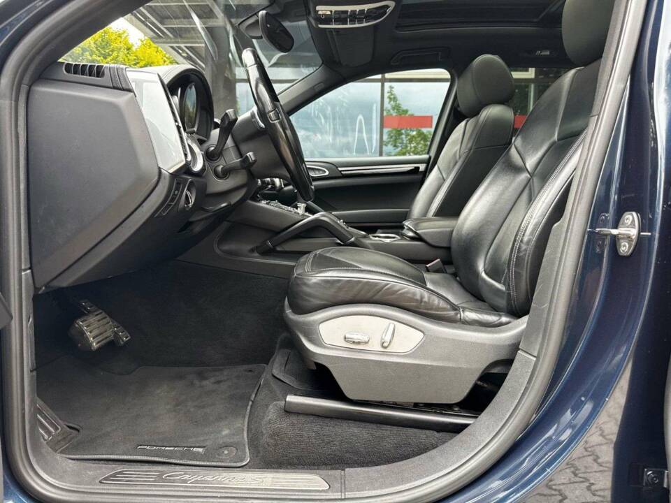 Bild 12/20 von Porsche Cayenne S Diesel (2014)