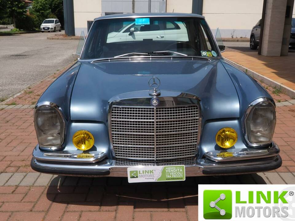 Image 2/10 de Mercedes-Benz 280 SE (1970)
