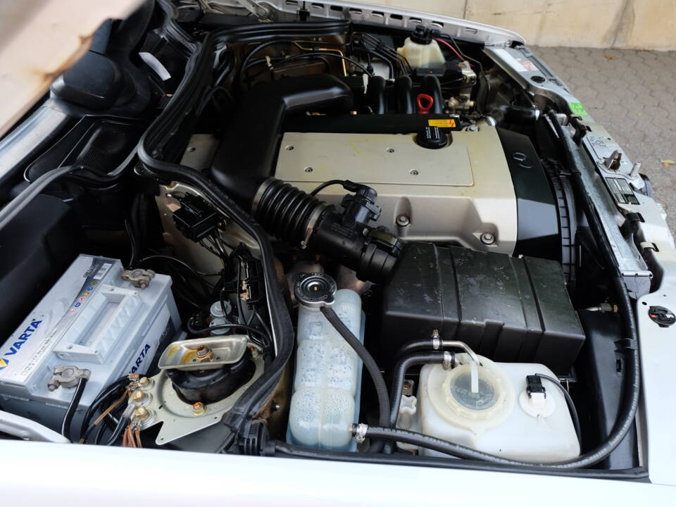 Image 68/75 of Mercedes-Benz E 280 T (1994)