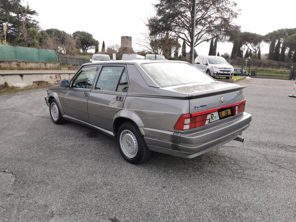 Image 3/36 de Alfa Romeo 75 1.8 Turbo (1990)