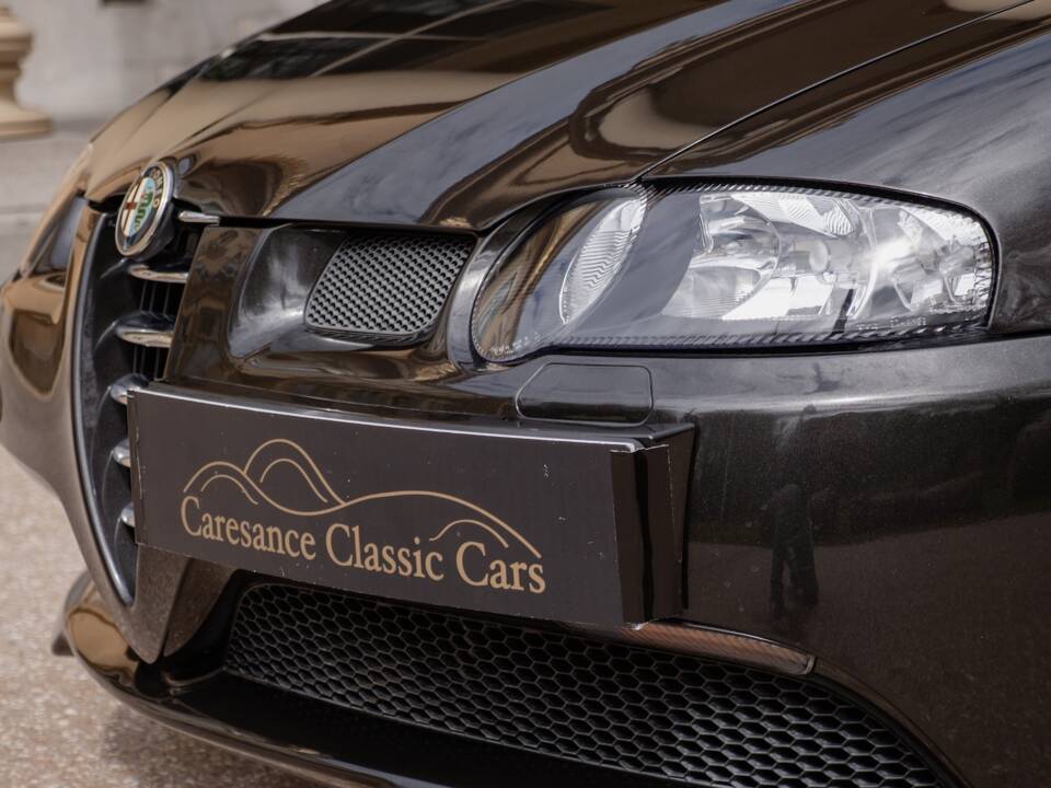 Image 19/60 of Alfa Romeo 147 3.2 GTA (2003)