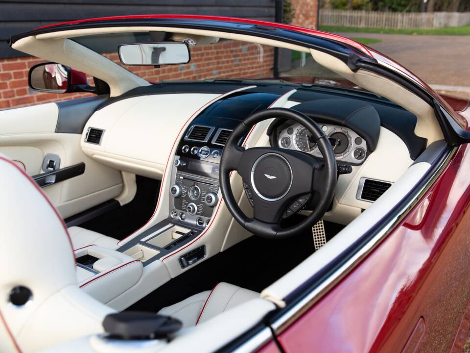 Afbeelding 5/81 van Aston Martin DB 9 Volante (2015)