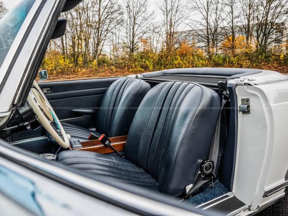 Afbeelding 3/7 van Mercedes-Benz 280 SL (1969)
