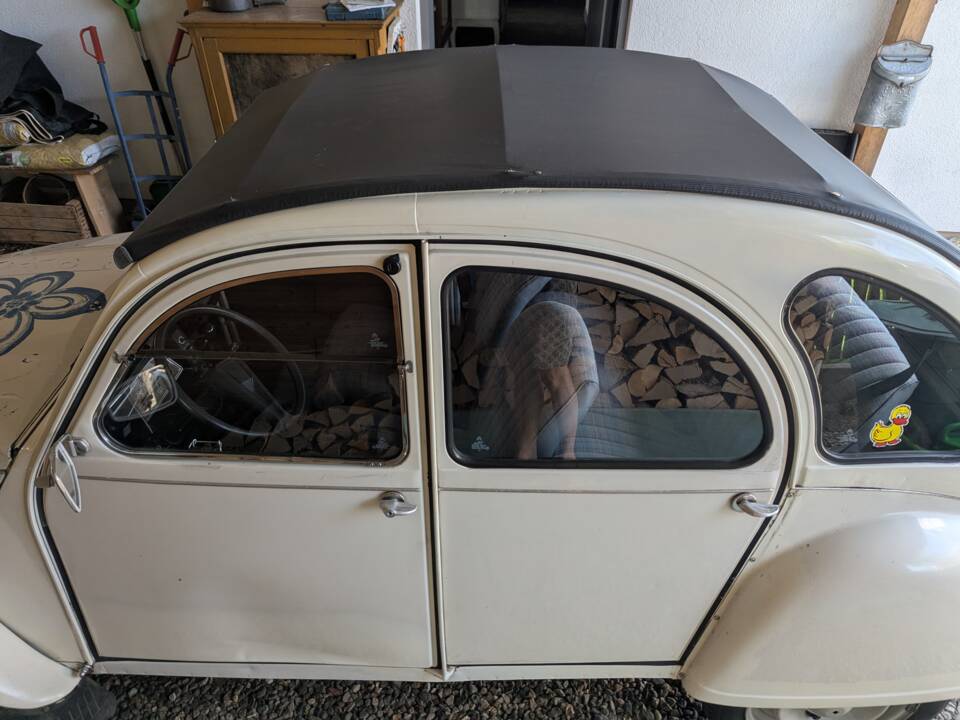 Image 11/28 de Citroën 2 CV 6 Club (1986)