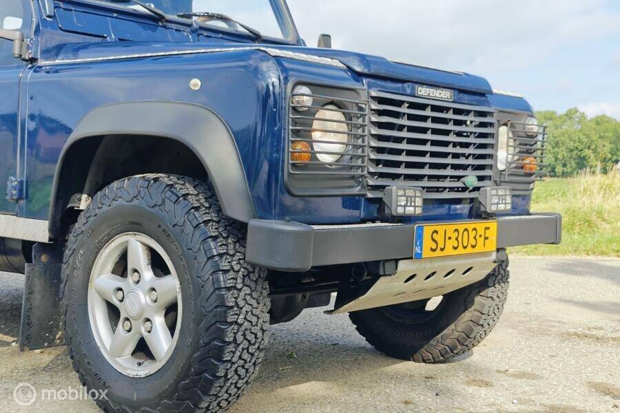 Image 3/39 de Land Rover Defender 90 (1997)