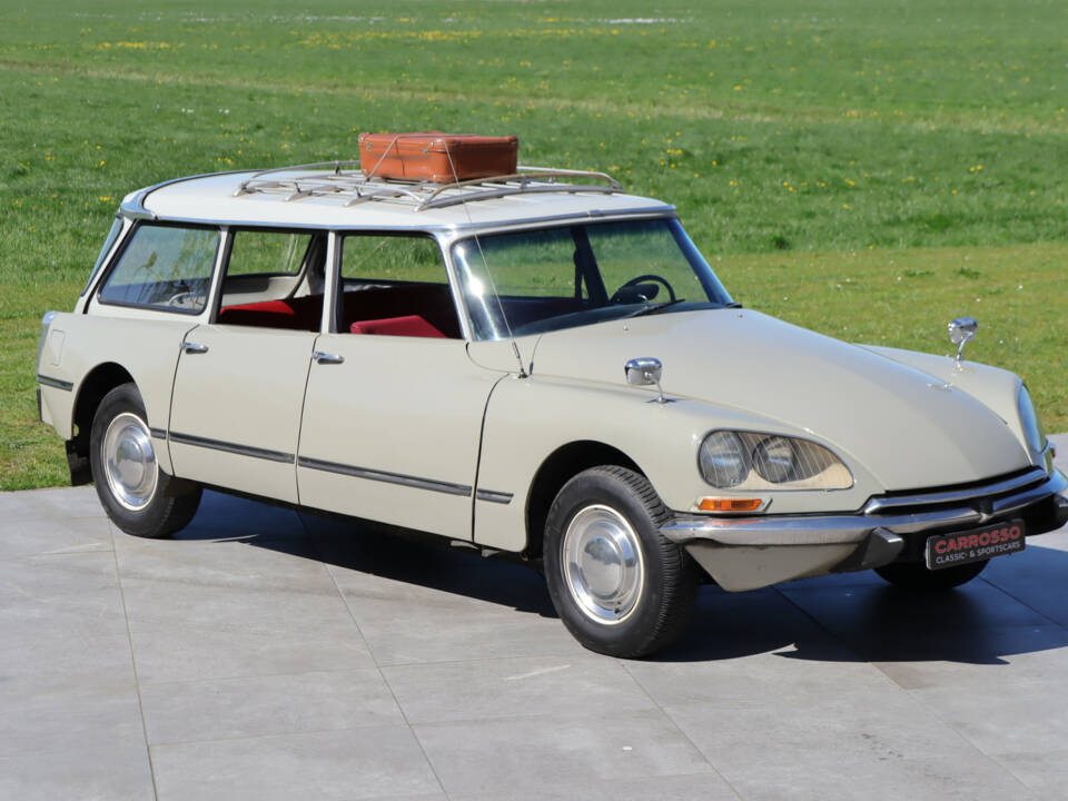 Image 1/50 de Citroën ID 21 Break (1967)