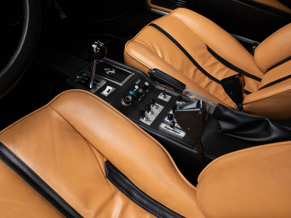 Image 34/38 of Ferrari 308 GTB (1977)