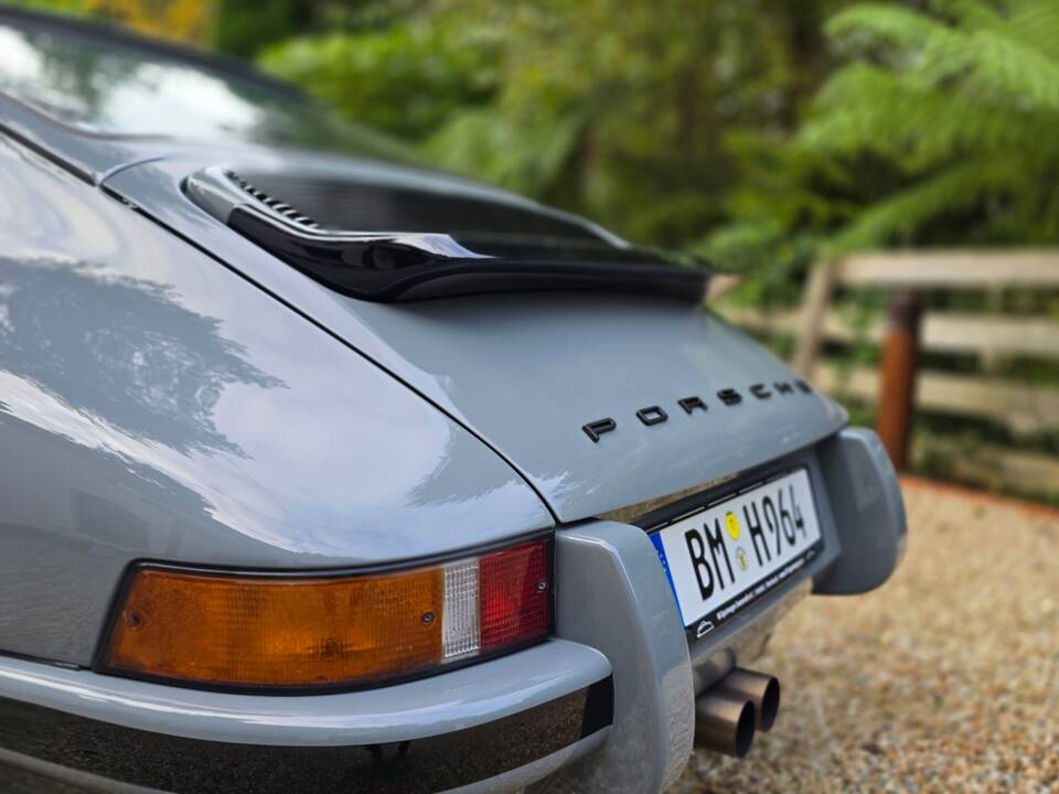 Image 60/100 of Porsche 911 Carrera 2 (1989)