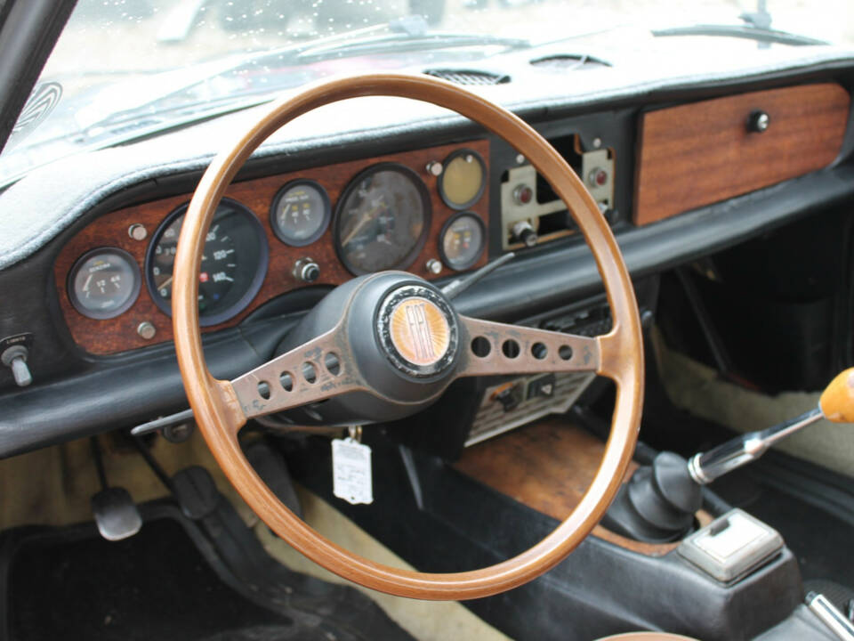 Image 17/22 of FIAT 124 Spider CS1 (1974)