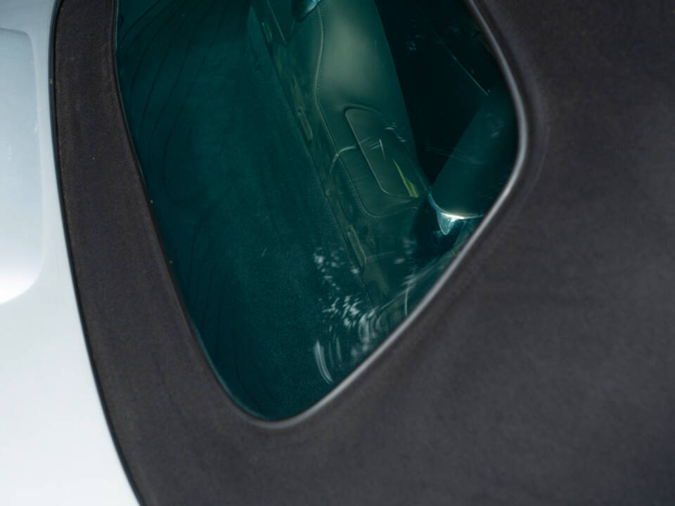 Image 35/53 of BMW Z8 (2001)