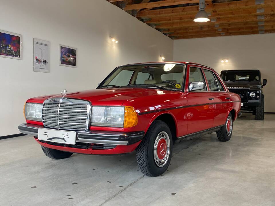 Image 1/100 of Mercedes-Benz 300 D (1983)