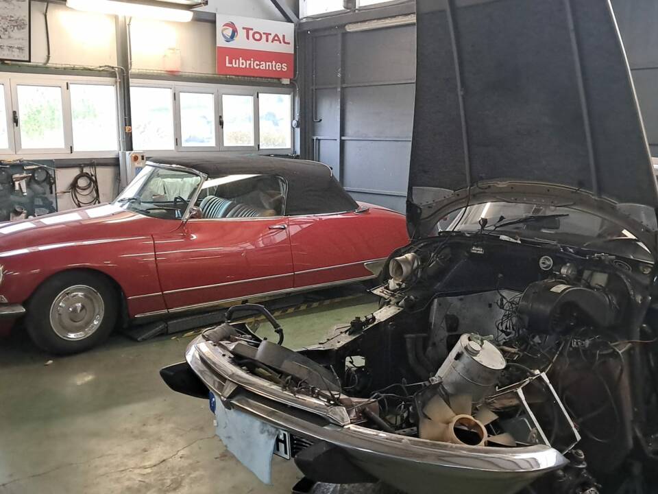 Image 30/36 of Citroën DS 23 Pallas IE (1973)