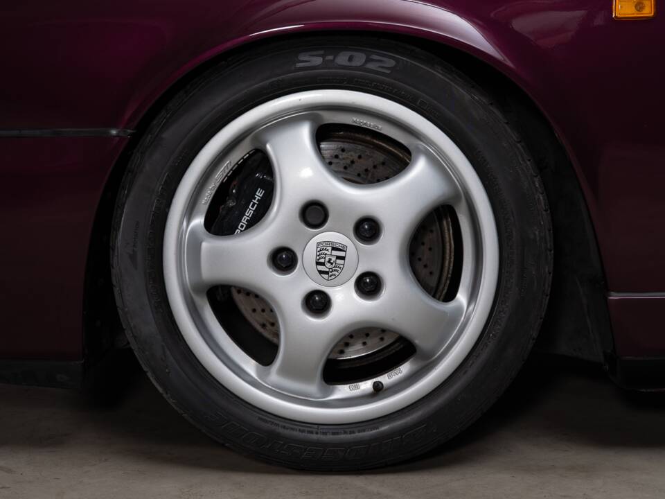 Image 21/31 de Porsche 911 Carrera RS (1992)