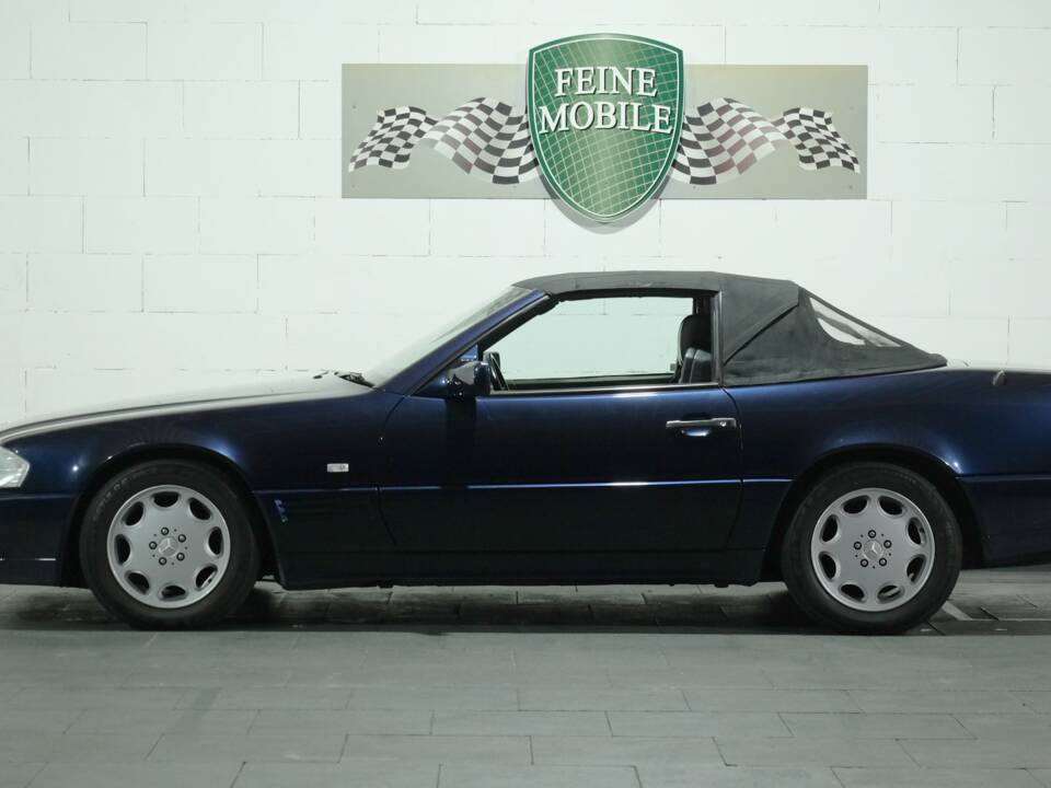 Image 18/33 de Mercedes-Benz 500 SL (1990)