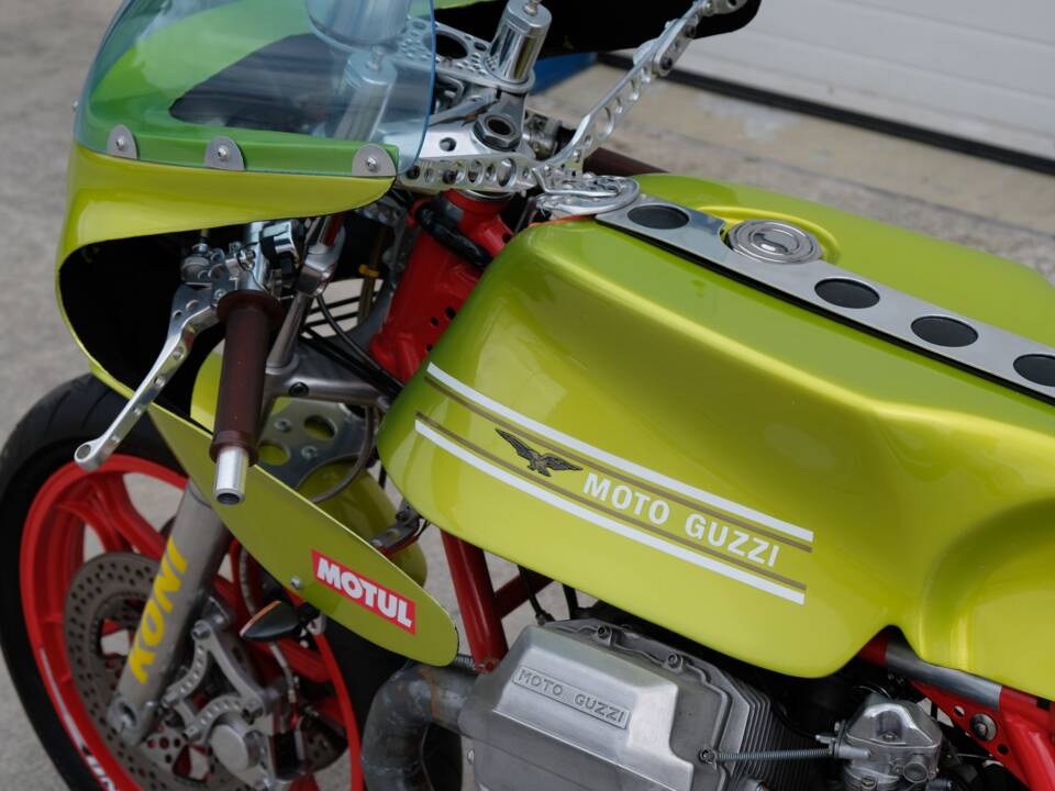 Image 24/39 of Moto Guzzi 1000 SP II (1985)